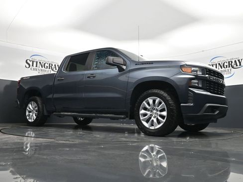 Used 2020 Chevrolet Silverado 1500 Custom w/ Custom Value Package image 17