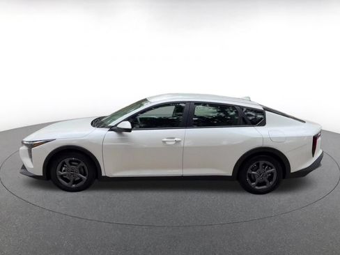 Used 2025 Kia K4 FWD image 15