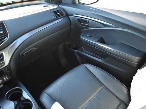 Used 2023 Honda Passport EX-L image 25