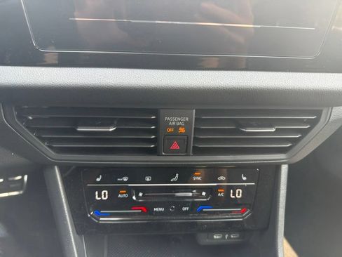 Used 2025 Volkswagen Jetta Sport FWD image 5