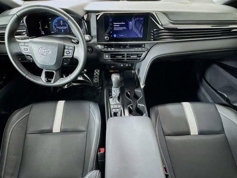 Used 2025 Toyota Camry SE FWD image 23