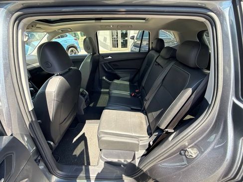 Used 2021 Volkswagen Tiguan SE w/ Panoramic Sunroof Package AWD/4WD image 26