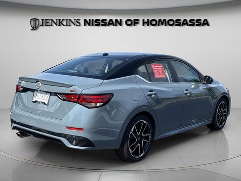 Certified 2025 Nissan Sentra SR w/ SR Premium Package image 7