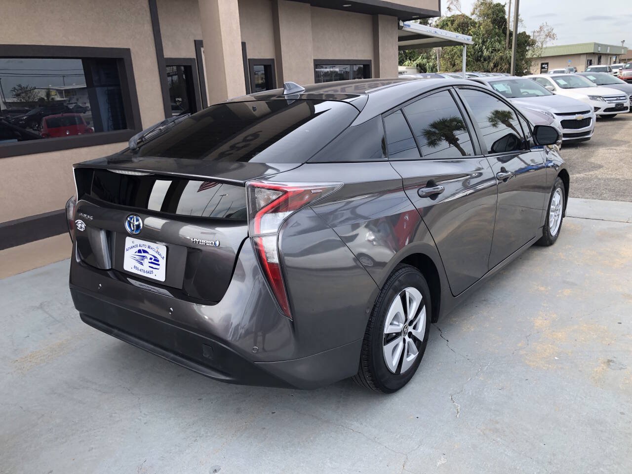 Used 2018 Toyota Prius Two w/ Prius Two Safety Plus Package FWD image 2
