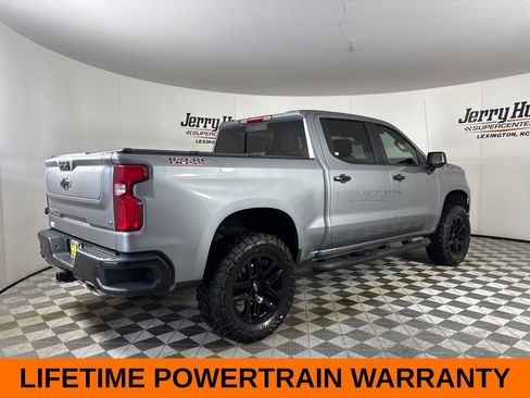 Used 2025 Chevrolet Silverado 1500 LT Trail Boss w/ Convenience Package II AWD/4WD image 5