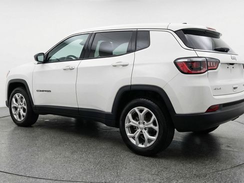 Used 2025 Jeep Compass Latitude image 6