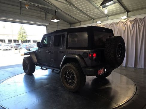 Used 2019 Jeep Wrangler Unlimited Sahara AWD/4WD image 7