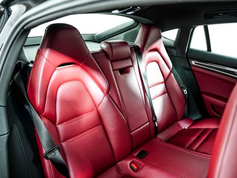 Certified 2023 Porsche Panamera 4 w/ Premium Package AWD/4WD image 6