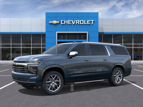 New 2026 Chevrolet Suburban Premier image 2
