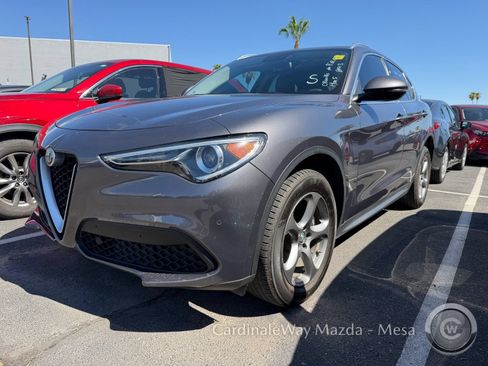 Used 2018 Alfa Romeo Stelvio AWD image 5