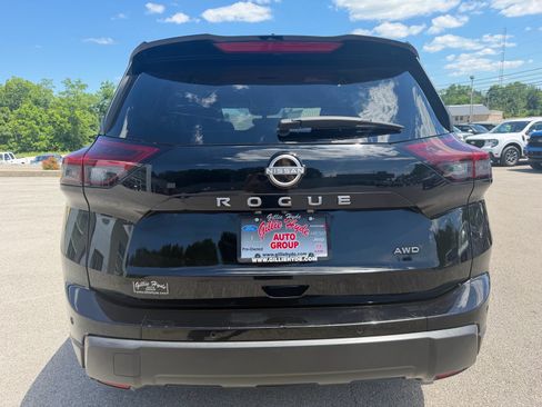 Used 2024 Nissan Rogue S AWD/4WD image 12