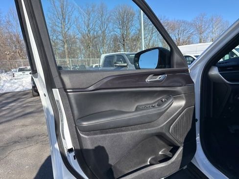 Certified 2023 Jeep Grand Cherokee L Laredo image 35