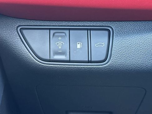 Used 2023 Genesis G70 2.0T w/ Sport Prestige Package image 31