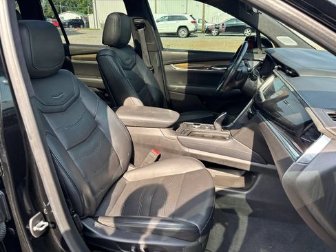 Used 2020 Cadillac XT6 Premium Luxury w/ Platinum Package FWD image 22