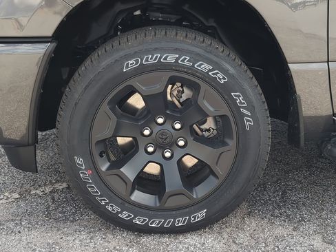 New 2026 RAM 1500 Express AWD/4WD image 9