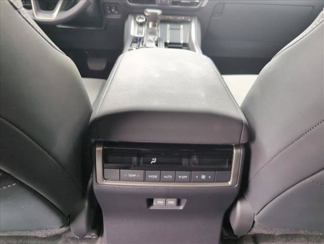Used 2024 Lexus GX 550 w/ Cold Area Package AWD/4WD image 24