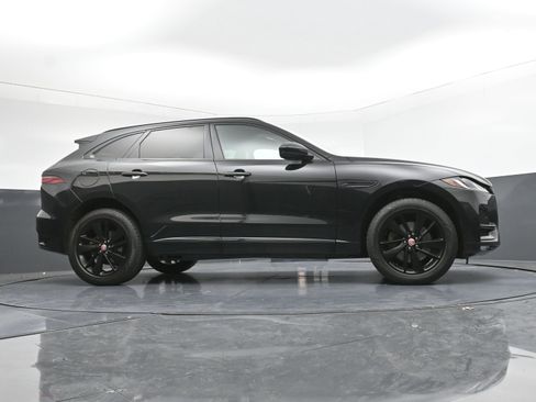 Used 2022 Jaguar F-PACE S image 33