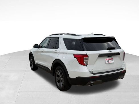 Used 2024 Ford Explorer XLT w/ Equipment Group 202A AWD/4WD image 7