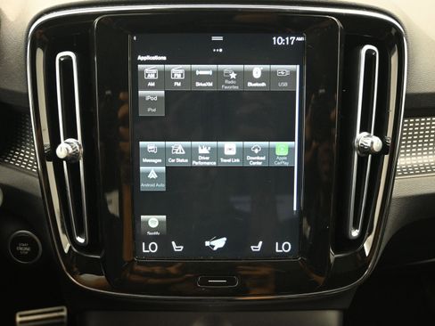 Used 2022 Volvo XC40 T5 R-Design image 12