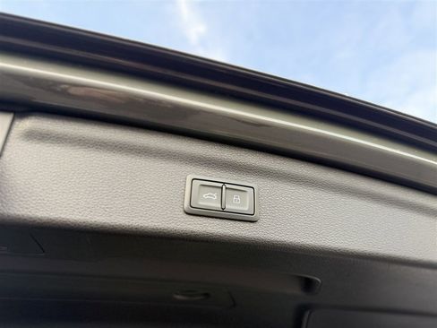 Used 2023 Audi Q3 2.0T Premium Plus w/ Premium Plus Package image 44