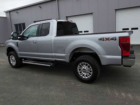 Used 2022 Ford F350 XLT w/ XLT Premium Package image 6
