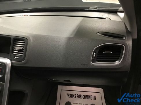 Used 2014 Volvo S60 T5 image 38