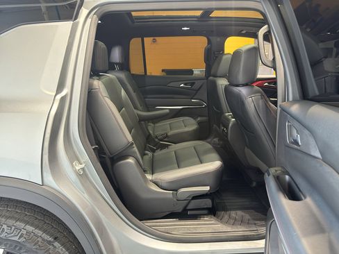 Used 2025 Chevrolet Traverse Z71 AWD/4WD image 22