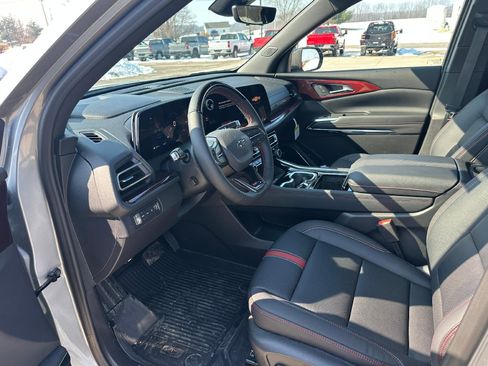 New 2026 Chevrolet Traverse RS w/ LPO, Floor Liner Package image 11