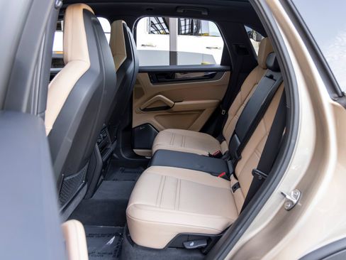 Certified 2025 Porsche Cayenne S AWD/4WD image 53