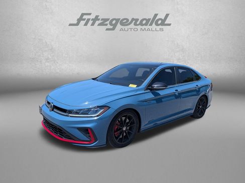 Used 2025 Volkswagen Jetta GLI Autobahn FWD image 2