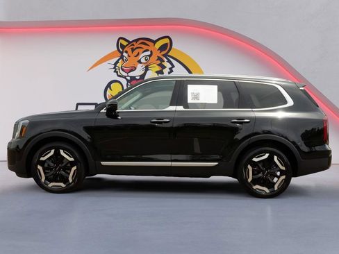 Used 2025 Kia Telluride S AWD/4WD image 8