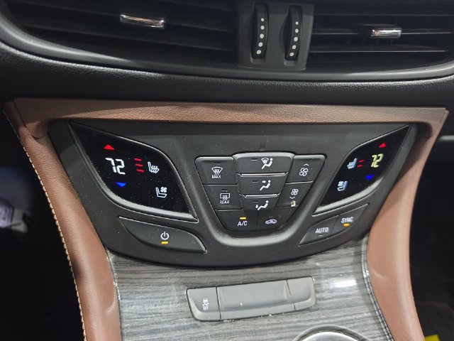 Used 2017 Buick Envision Premium w/ Driver Confidence Package AWD/4WD image 10