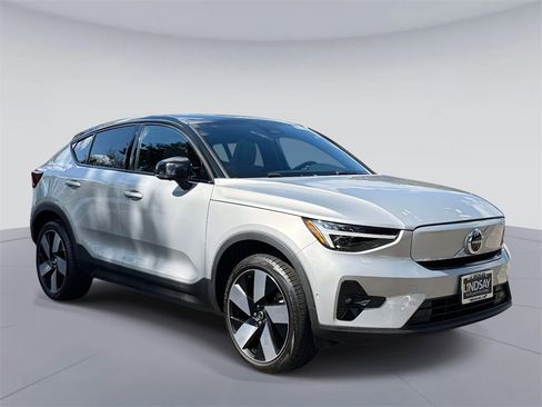 Used 2023 Volvo C40 P8 Recharge Ultimate image 9