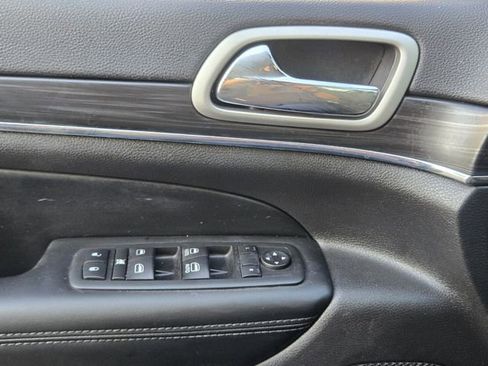 Used 2020 Jeep Grand Cherokee Limited w/ Premium Lighting Group image 27