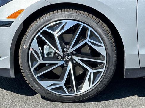 New 2025 Hyundai Ioniq 6 SEL image 33