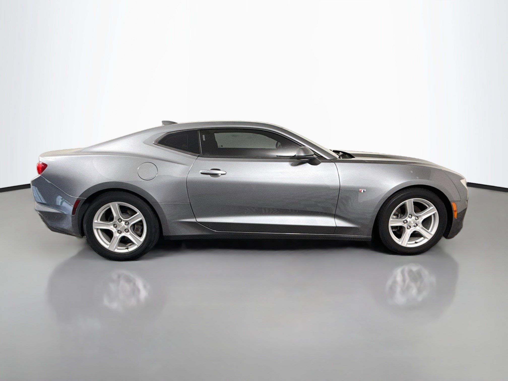 Used 2020 Chevrolet Camaro LT RWD image 11