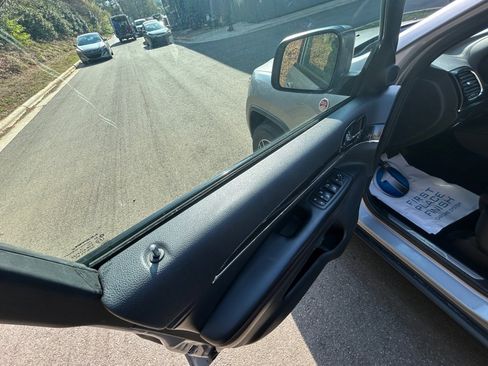 Used 2020 Jeep Grand Cherokee Trailhawk image 36
