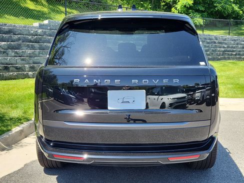 New 2025 Land Rover Range Rover SE image 7
