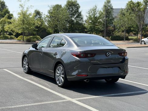 Used 2023 MAZDA MAZDA3 s FWD image 5