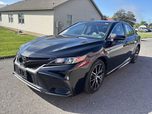 Used 2023 Toyota Camry SE FWD image 8