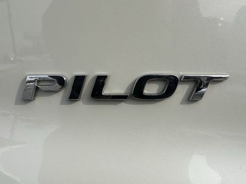 Used 2019 Honda Pilot Touring image 9