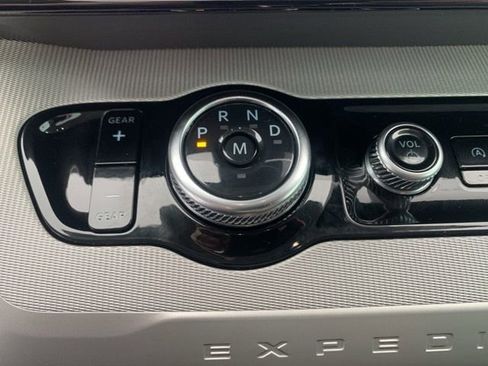 New 2025 Ford Expedition Active image 21