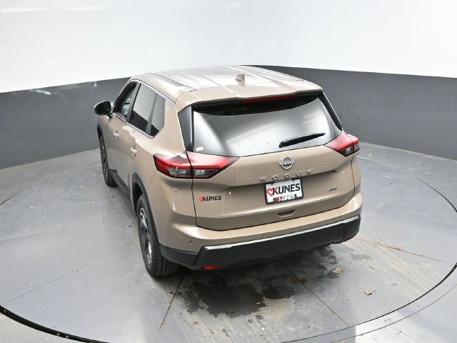 Used 2025 Nissan Rogue SV AWD/4WD image 41