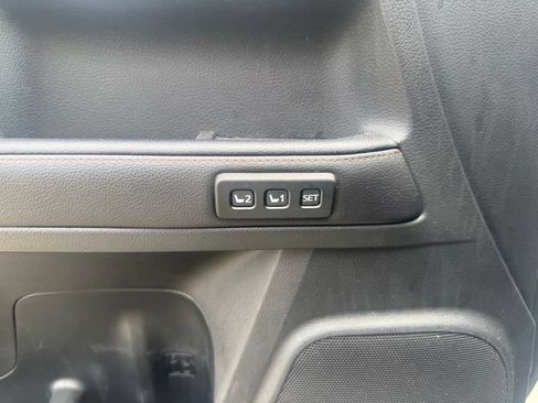 Used 2022 Toyota 4Runner Limited AWD/4WD image 6