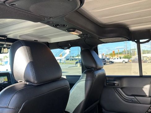 Used 2017 Jeep Wrangler Unlimited Sahara AWD/4WD image 62