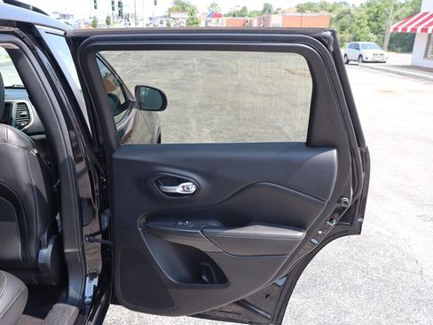 Used 2016 Jeep Cherokee Limited w/ Trailer Tow Group AWD/4WD image 24