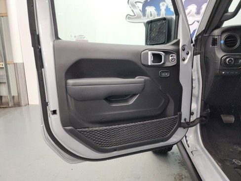 New 2024 Jeep Wrangler Unlimited Rubicon 4xe w/ Convenience Group image 12