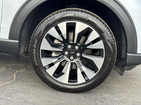 Used 2025 Ford Explorer Platinum w/ LUX Leather Package AWD/4WD image 6