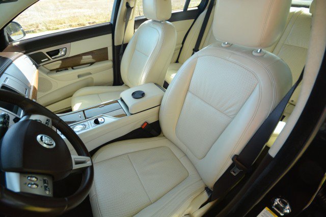 Used 2010 Jaguar XF Supercharged RWD image 16