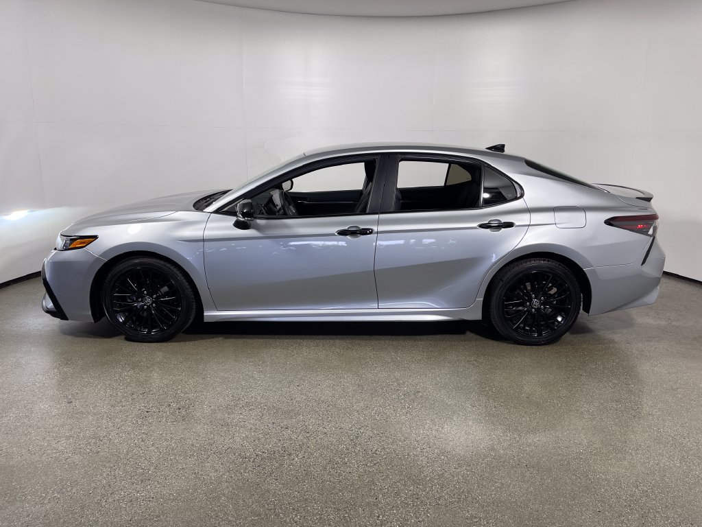 Used 2021 Toyota Camry SE w/ Convenience Package FWD image 6